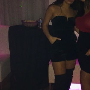 DYNAMITE STRAPLESS VELVET BLACK TIGHT ROMPER
